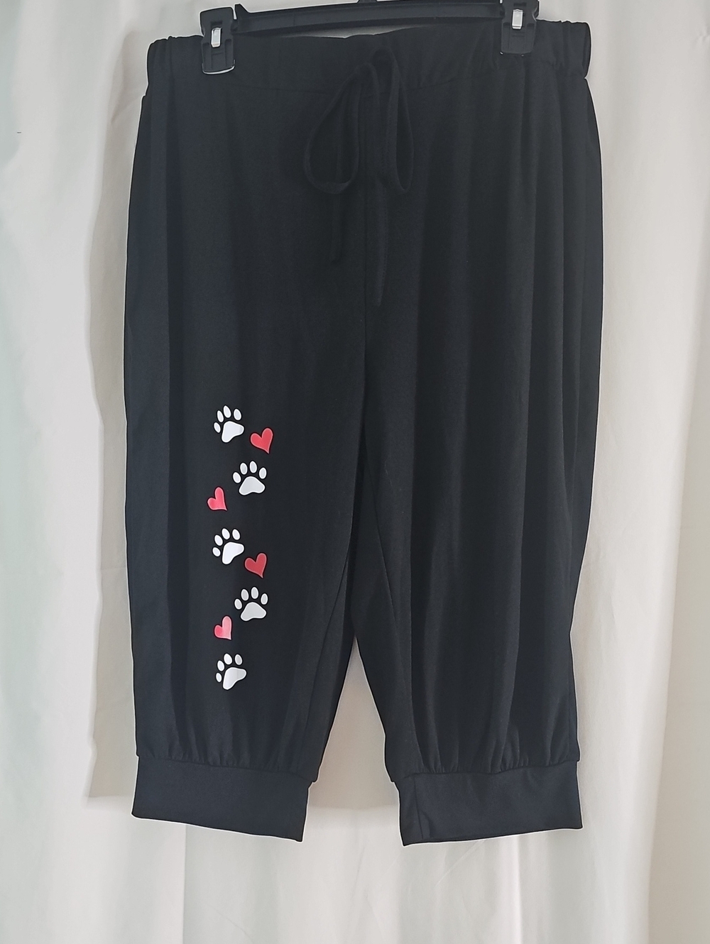 Black Capri Lounge Pants with Paw & Heart Print - Picture 1 of 5